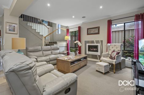 Property photo of 8 Tununga Circuit Kangaroo Flat VIC 3555
