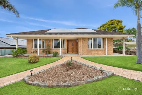 8 Kato Cl, Kanwal, NSW 2259