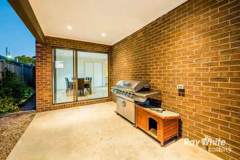 Property photo of 3 Black Gum Crescent Cranbourne West VIC 3977