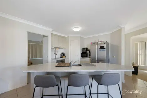 Property photo of 16 Keppel Crescent Thabeban QLD 4670