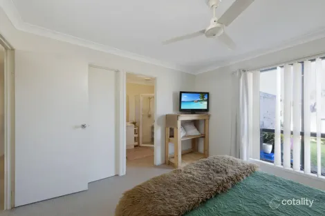 Property photo of 16 Keppel Crescent Thabeban QLD 4670