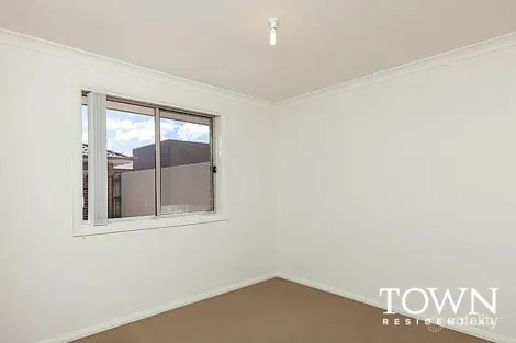 Property photo of 104 Gwen Meredith Loop Franklin ACT 2913