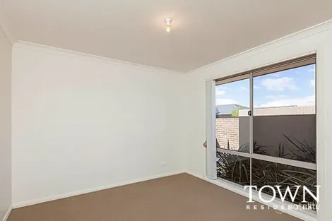 Property photo of 104 Gwen Meredith Loop Franklin ACT 2913