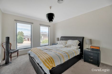 Property photo of 10 Derwent Close Caroline Springs VIC 3023