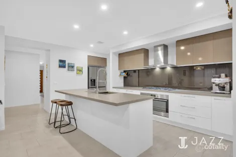 Property photo of 103 Grassbird Drive Point Cook VIC 3030