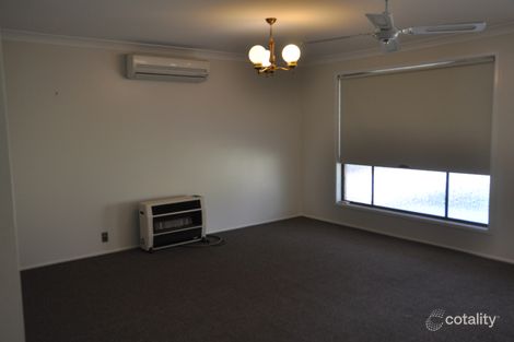 Property photo of 16 Hinkler Crescent Wilsonton QLD 4350