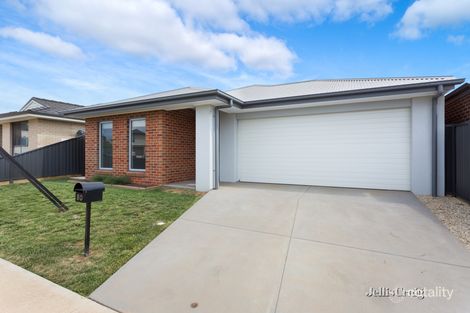 Property photo of 80 Cinnamon Drive Lake Gardens VIC 3355