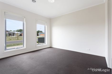 Property photo of 80 Cinnamon Drive Lake Gardens VIC 3355