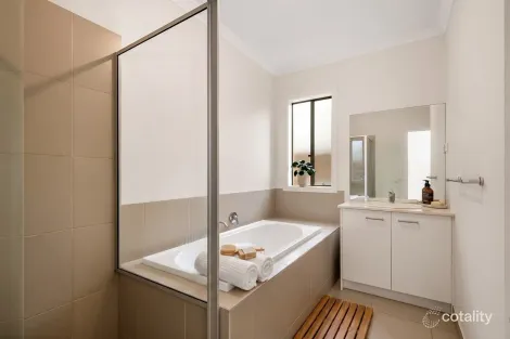 Property photo of 16 Silver Oak Way Mount Duneed VIC 3217