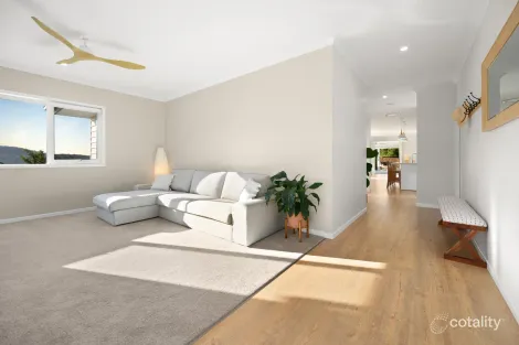 Property photo of 18 Hibiscus Crescent Maudsland QLD 4210