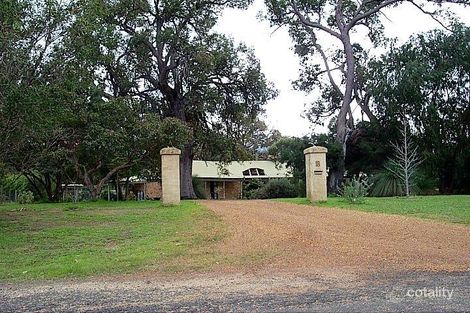 18 Nutbush Ave, Falcon, WA 6210