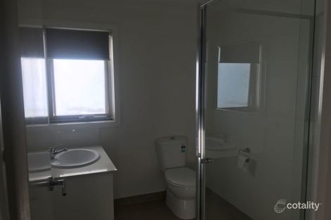 23/1 Hyde Park Ave, Craigieburn, VIC 3064