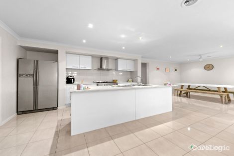 Property photo of 17 Corymbia Promenade Pakenham VIC 3810