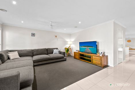 Property photo of 17 Corymbia Promenade Pakenham VIC 3810