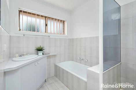 Property photo of 57 Olive Grove Sunbury VIC 3429