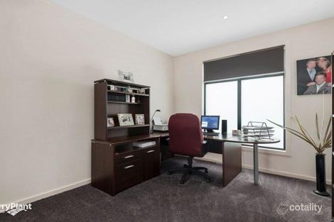 Property photo of 2/4 Messina Crescent Point Cook VIC 3030