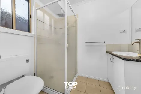 Property photo of 8 Fishburn Place Cranbourne West VIC 3977