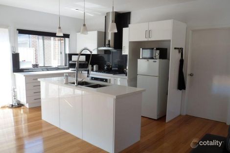 Property photo of 22 Rosella Crescent Caroline Springs VIC 3023