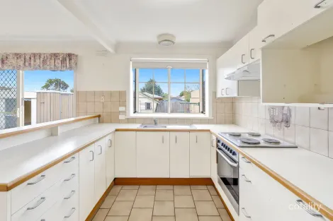 Property photo of 10 Epsom Road Corio VIC 3214