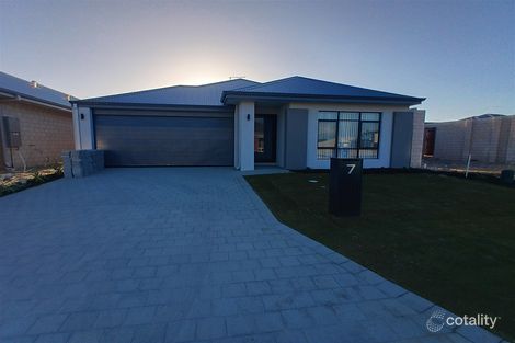 7 Larcom Rd, Lakelands, WA 6180