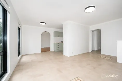 Property photo of 64 Ravenscroft Way Kelmscott WA 6111