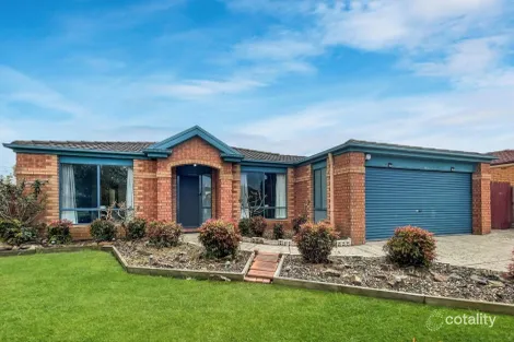 24 Robinswood Pde, Narre Warren South, VIC 3805