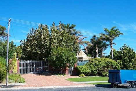 2 Kallaroo Pl, Kallaroo, WA 6025