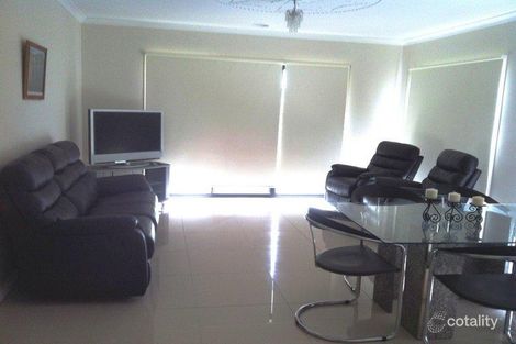 Property photo of 22 Nurture Avenue Cranbourne North VIC 3977