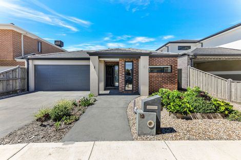 12 Rochester Dr, Mickleham, VIC 3064