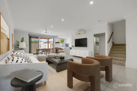 15/2 Waters Cl, Hope Island, QLD 4212