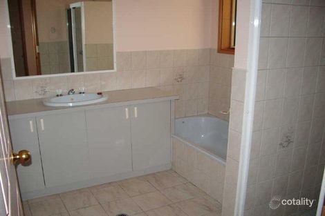 Property photo of 18 Currawong Court Murray Downs NSW 2734