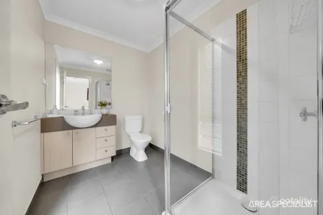 Property photo of 58 Fantail Way Brookfield VIC 3338