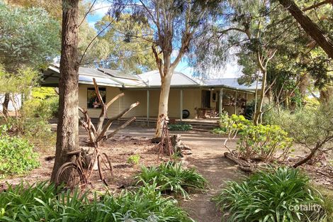 155 Zeerust Rd, Zeerust, VIC 3634