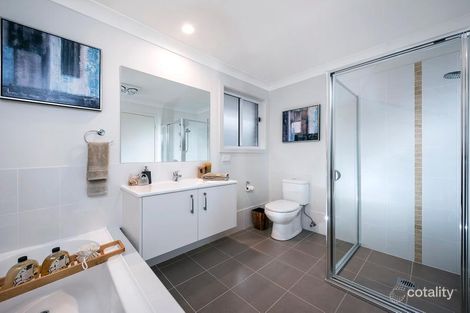 Property photo of 16 Jennings Crescent Spring Farm NSW 2570