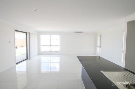 Property photo of 13 Myrtleford Crescent Cambooya QLD 4358