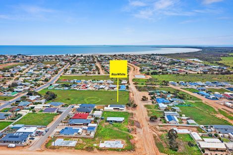 90 Moonta Rd, Moonta Bay, SA 5558