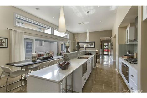 Property photo of 5 Peppermint Grove Taylors Hill VIC 3037