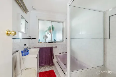 Property photo of 7 Goroka Place Orange NSW 2800