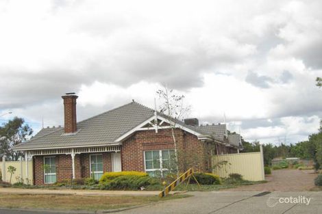 142 Parmelia Dr, Taylors Lakes, VIC 3038