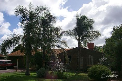 Property photo of 31 Hibbertia Crescent Riverton WA 6148