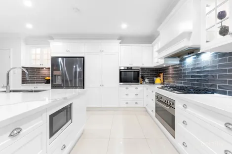 Property photo of 2015 The Circle Hope Island QLD 4212