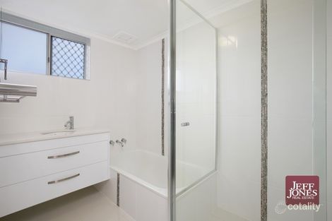 Property photo of 3/40 Dunellan Street Greenslopes QLD 4120