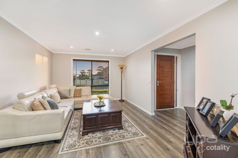 Property photo of 27 Jackson Circuit Albanvale VIC 3021