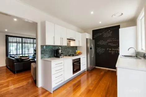 Property photo of 37-39 Wattle Drive Watsonia VIC 3087