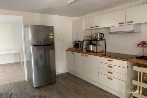 Property photo of 27 Morden Road Sunnybank Hills QLD 4109