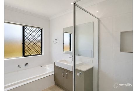 Property photo of 43 Ace Drive Glenvale QLD 4350