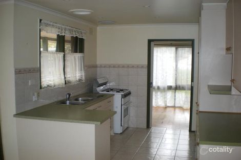 Property photo of 17 Matthew Flinders Avenue Endeavour Hills VIC 3802