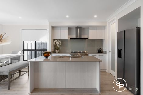 Property photo of 29 Vanderfield Crescent Oran Park NSW 2570