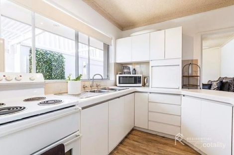 Property photo of 4/6 Ozone Parade Trigg WA 6029