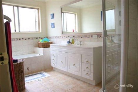 Property photo of 11 Leopard Avenue Elanora QLD 4221